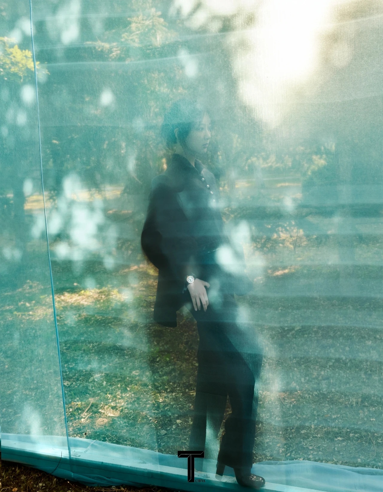 48d99009ly1h95h2wc485j20zk19ltqk.jpg 楊紫 感知明暗的流轉(zhuǎn)與交織/芒果體育