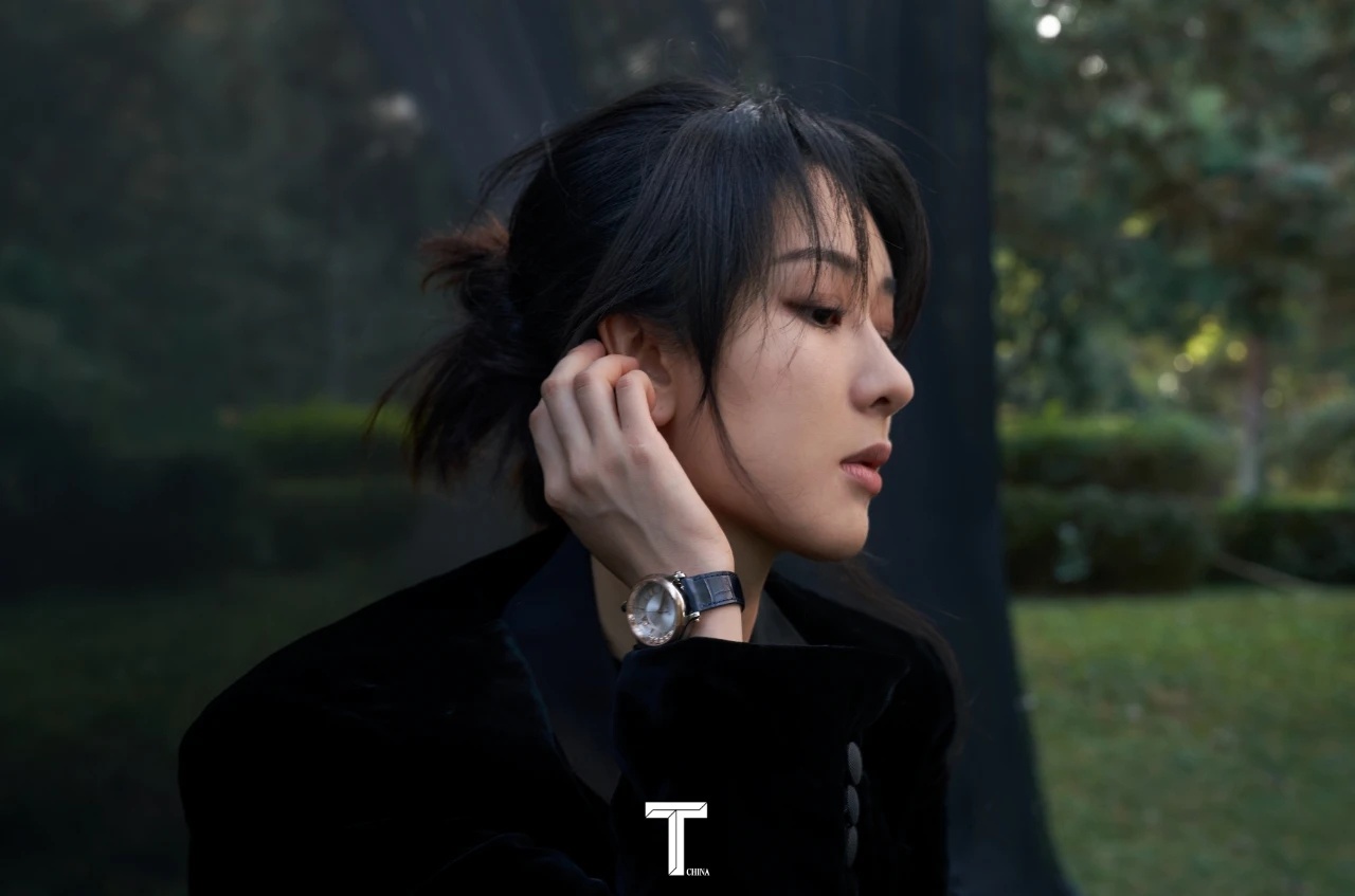 48d99009ly1h95h2yts5vj20zk0nj424.jpg 楊紫 感知明暗的流轉(zhuǎn)與交織/芒果體育