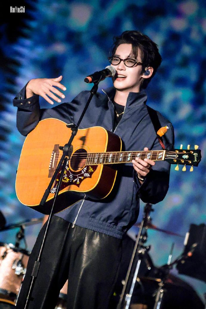 于適首個演唱會下證/芒果體育