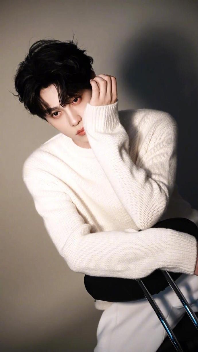 田栩?qū)幮履甑谝淮沃辈?芒果體育